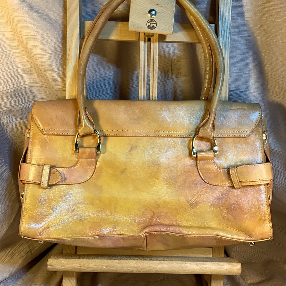 The FIND Leather satchel w/flower motif, gorgeous - Picture 2 of 16